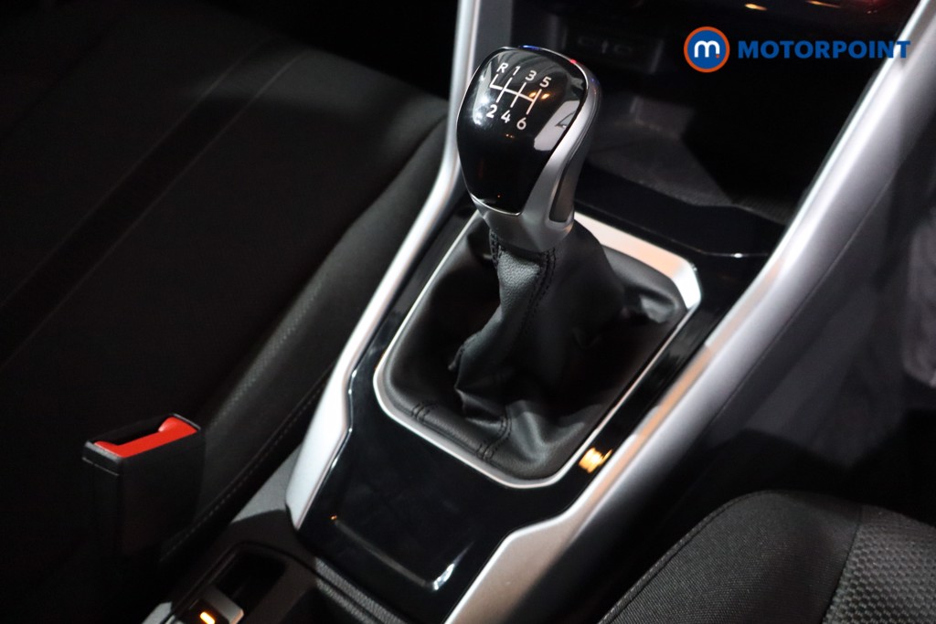 Volkswagen T-Roc Life Manual Petrol SUV - Stock Number (1617054) - 19th supplementary image