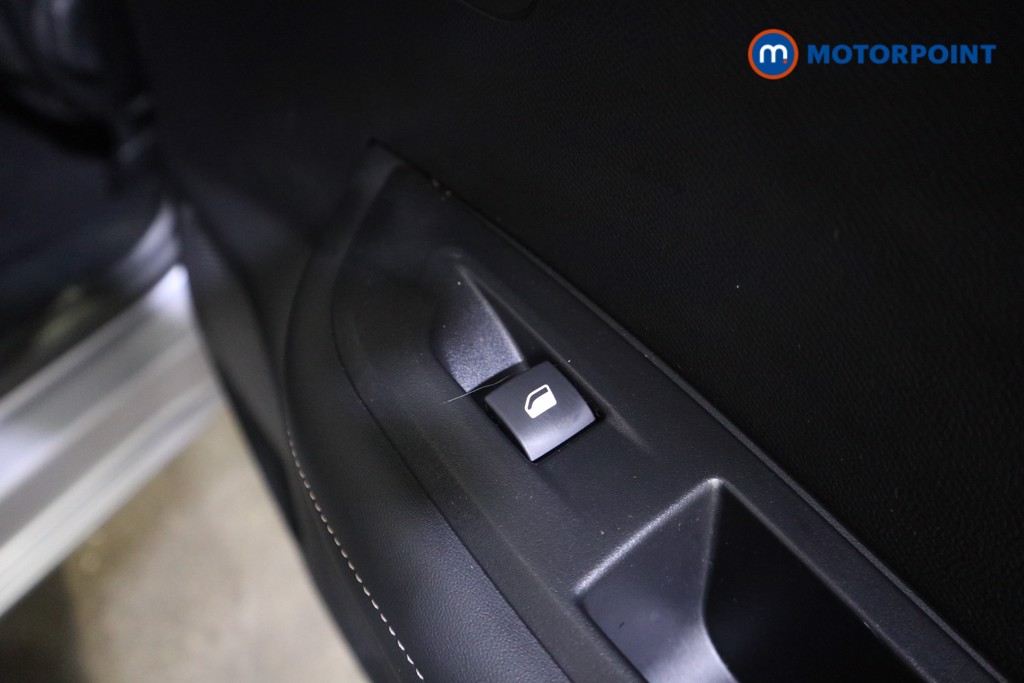 Peugeot 2008 Allure Automatic Petrol SUV - Stock Number (1618511) - 21st supplementary image