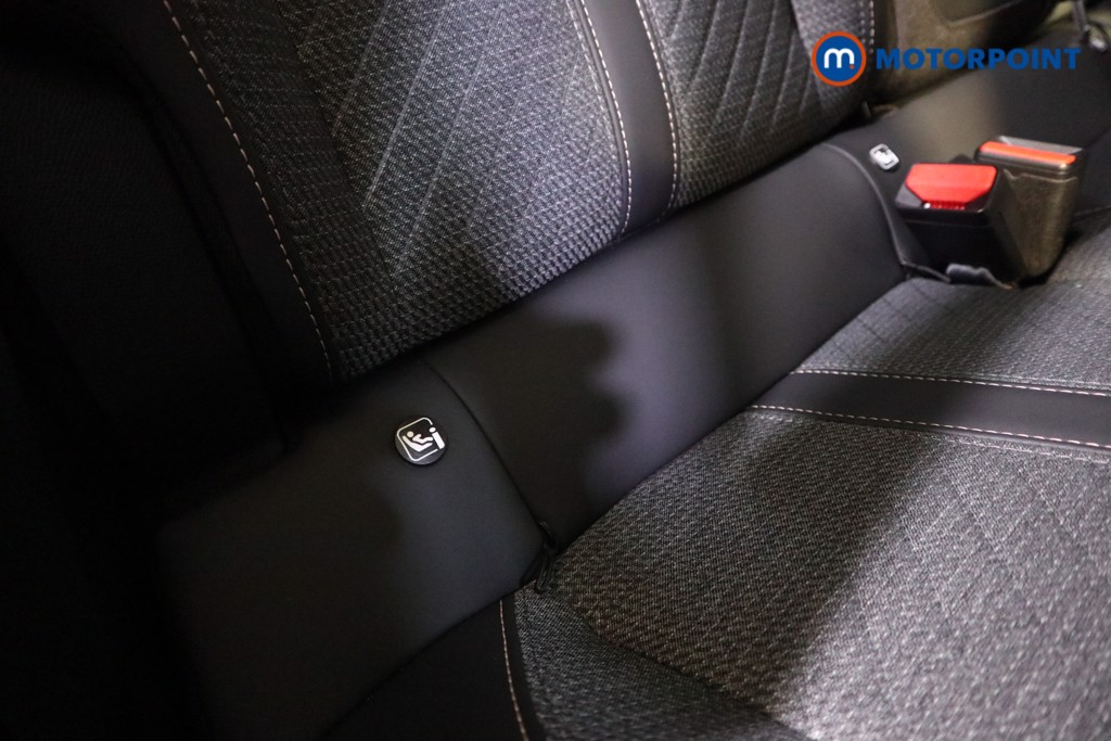 Peugeot 2008 Allure Manual Petrol SUV - Stock Number (1618732) - 17th supplementary image