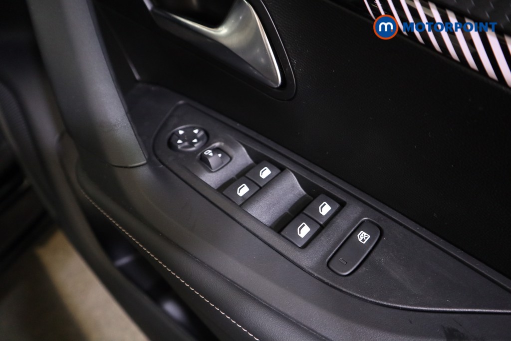 Peugeot 2008 Allure Manual Petrol SUV - Stock Number (1618740) - 14th supplementary image