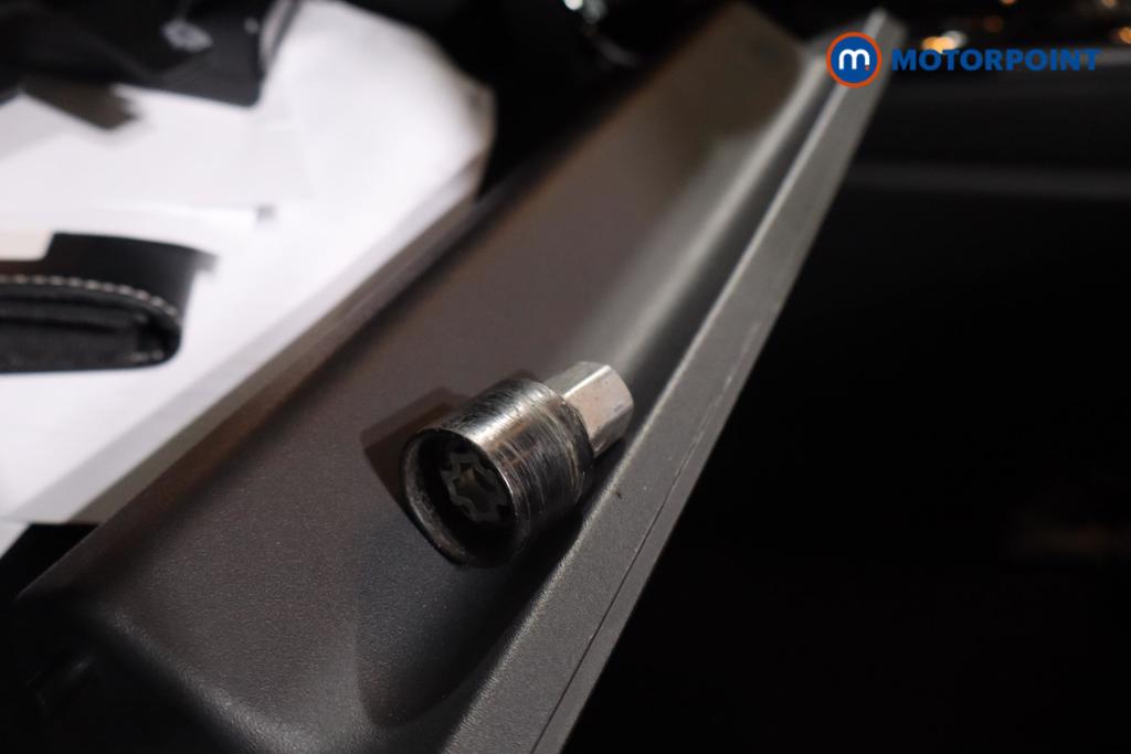 Mercedes-Benz A Class Amg Line Automatic Petrol Plug-In Hybrid Saloon - Stock Number (1618810) - 14th supplementary image