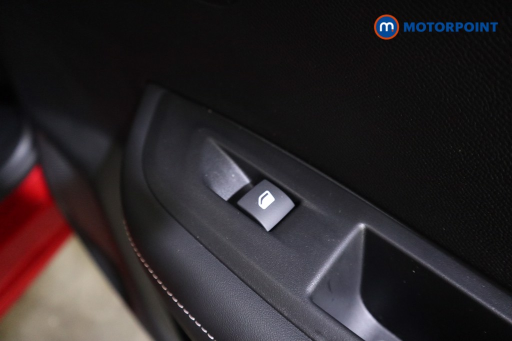 Peugeot 2008 Allure Manual Petrol SUV - Stock Number (1618922) - 18th supplementary image