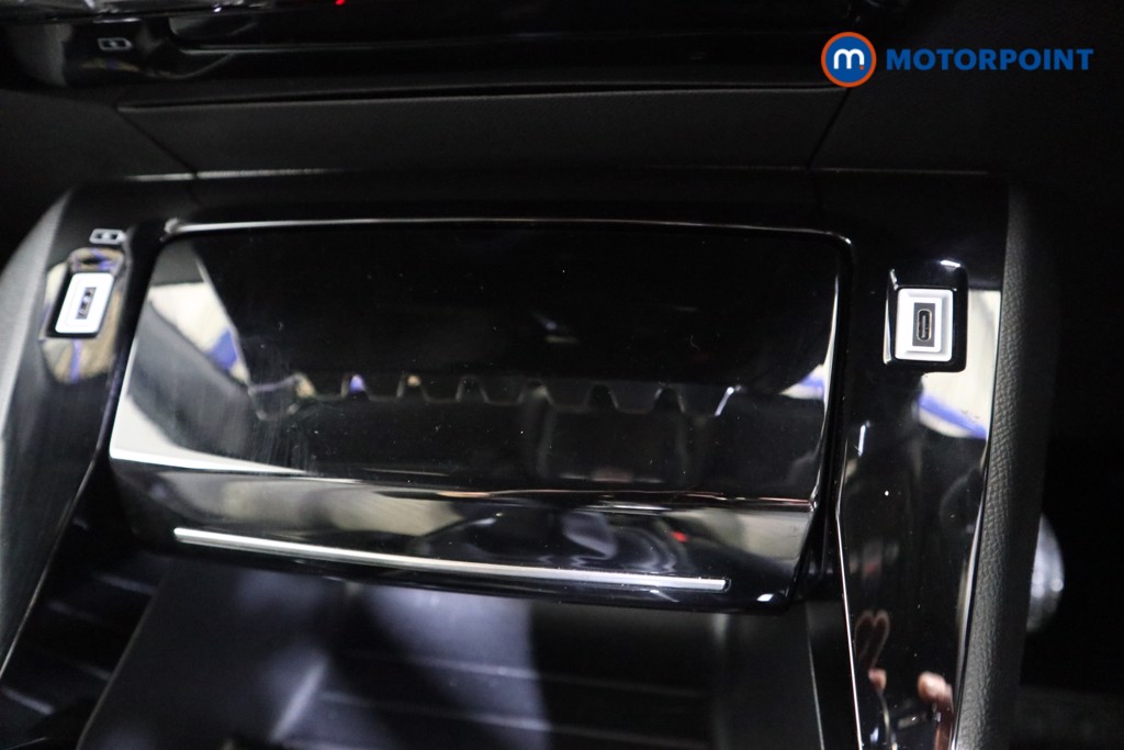 Peugeot 2008 Allure Manual Petrol SUV - Stock Number (1618943) - 9th supplementary image