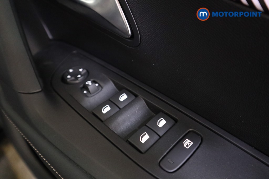 Peugeot 2008 Allure Manual Petrol SUV - Stock Number (1618943) - 14th supplementary image