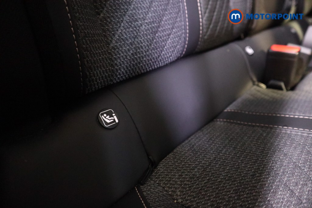 Peugeot 2008 Allure Manual Petrol SUV - Stock Number (1618943) - 17th supplementary image