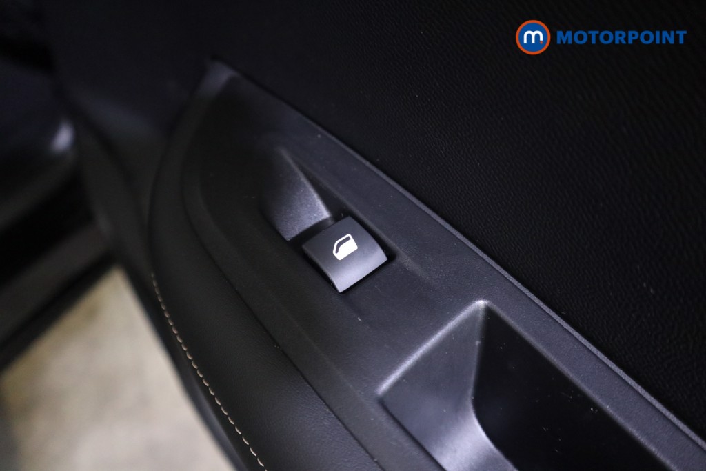 Peugeot 2008 Allure Manual Petrol SUV - Stock Number (1618943) - 19th supplementary image