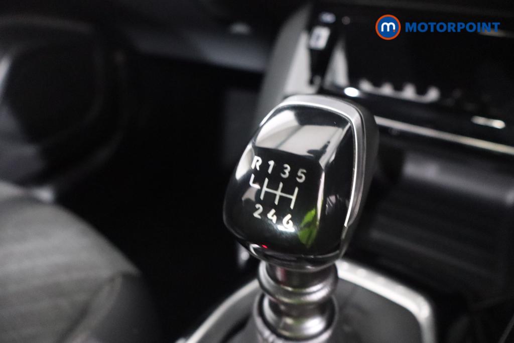 Peugeot 2008 Allure Manual Petrol SUV - Stock Number (1619295) - 4th supplementary image
