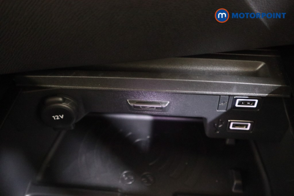 Vauxhall Astra Ultimate Automatic Petrol Plug-In Hybrid Hatchback - Stock Number (1619314) - 10th supplementary image