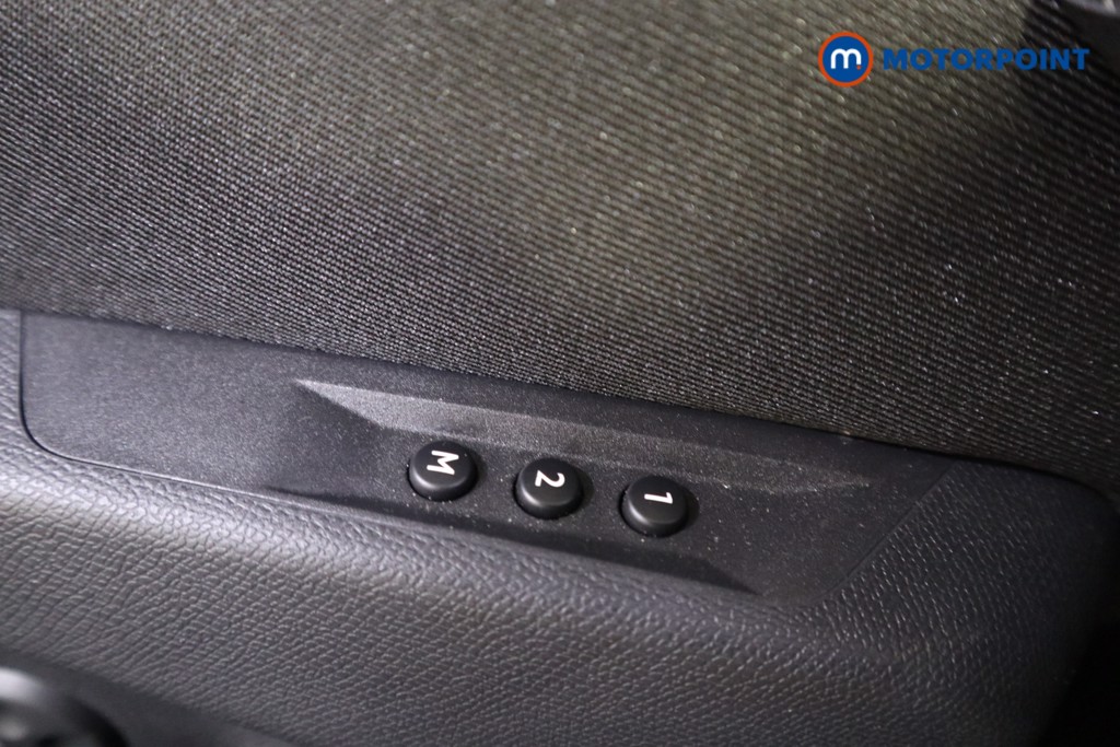 Vauxhall Astra Ultimate Automatic Petrol Plug-In Hybrid Hatchback - Stock Number (1619314) - 17th supplementary image