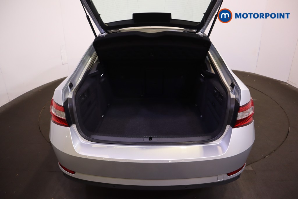 Skoda Superb SE Automatic Petrol Hatchback - Stock Number (1619425) - 8th supplementary image