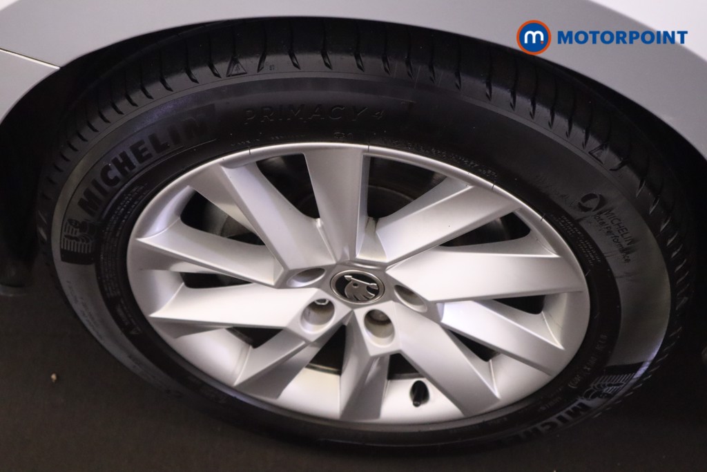 Skoda Superb SE Automatic Petrol Hatchback - Stock Number (1619425) - 10th supplementary image