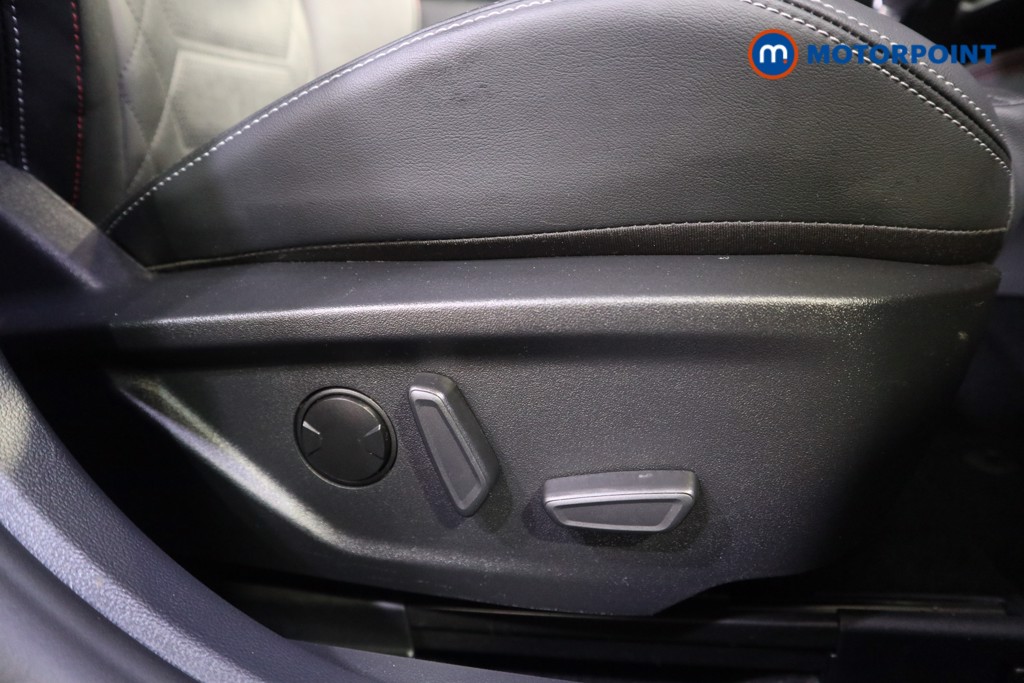 Ford Focus St-Line X Automatic Petrol Hatchback - Stock Number (1619499) - 16th supplementary image