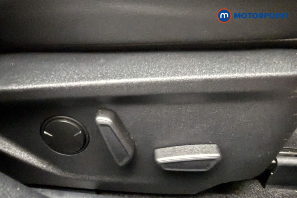 Ford Focus Active X Automatic Petrol Estate - Stock Number (1621064) - 18th supplementary image