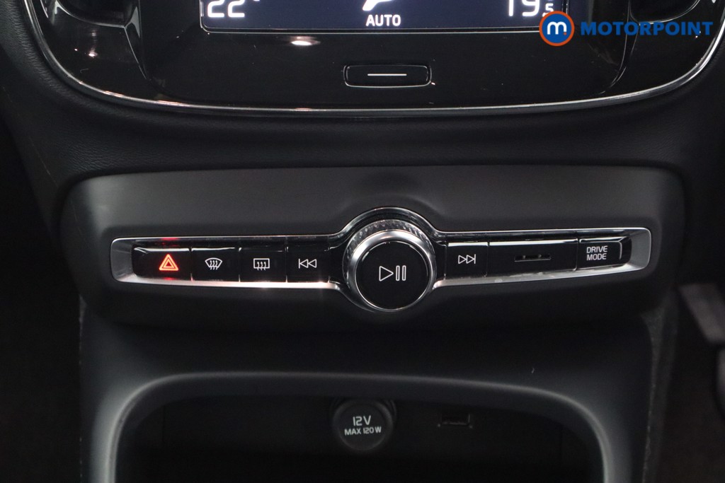 Volvo Xc40 Momentum Manual Petrol SUV - Stock Number (1591367) - 3rd supplementary image