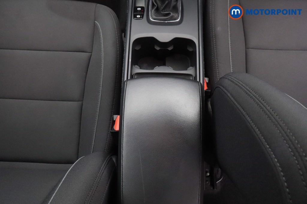 Volvo Xc40 Momentum Manual Petrol SUV - Stock Number (1591367) - 5th supplementary image