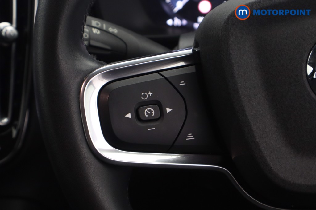 Volvo Xc40 Momentum Manual Petrol SUV - Stock Number (1591367) - 7th supplementary image