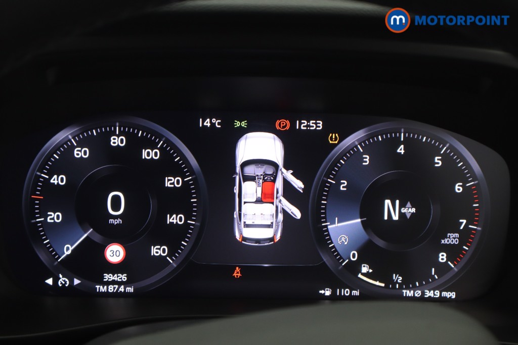 Volvo Xc40 Momentum Manual Petrol SUV - Stock Number (1591367) - 9th supplementary image