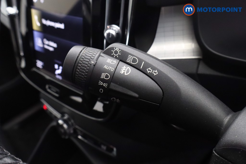 Volvo Xc40 Momentum Manual Petrol SUV - Stock Number (1591367) - 17th supplementary image