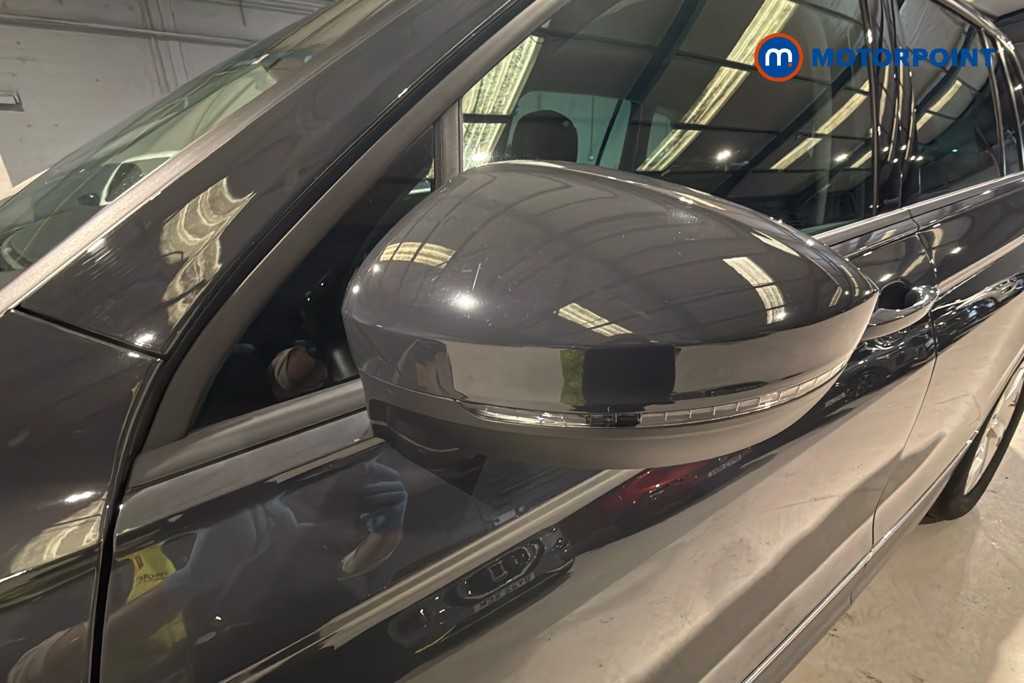 Volkswagen Tiguan Life Automatic Diesel SUV - Stock Number (1608310) - 43rd supplementary image