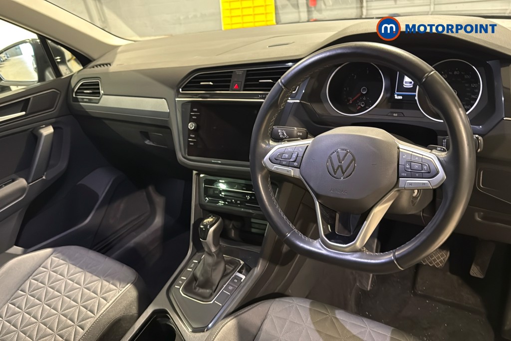Volkswagen Tiguan Life Automatic Diesel SUV - Stock Number (1608310) - 1st supplementary image