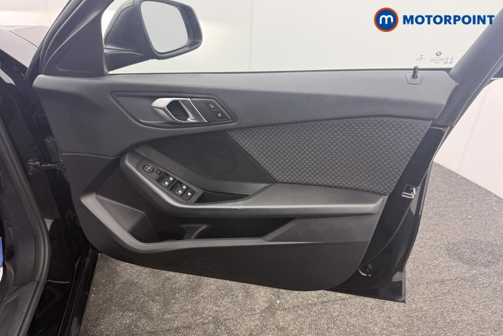 BMW 1 Series SE Manual Petrol Hatchback - Stock Number (1609346) - 2nd supplementary image