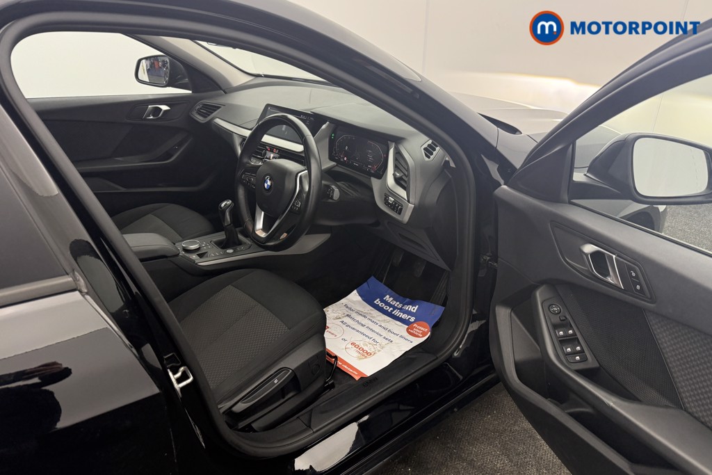 BMW 1 Series SE Manual Petrol Hatchback - Stock Number (1609346) - 1st supplementary image