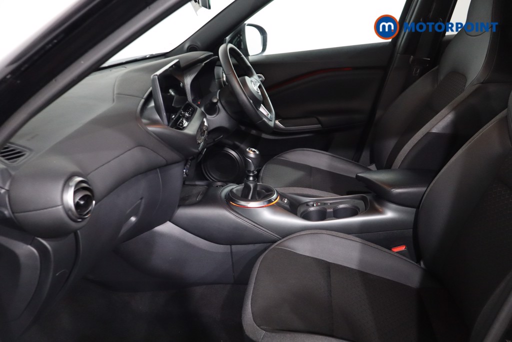 Nissan Juke N-Connecta Manual Petrol SUV - Stock Number (1610428) - 4th supplementary image