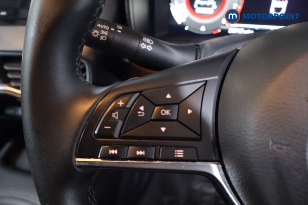 Nissan Juke N-Connecta Manual Petrol SUV - Stock Number (1610428) - 7th supplementary image