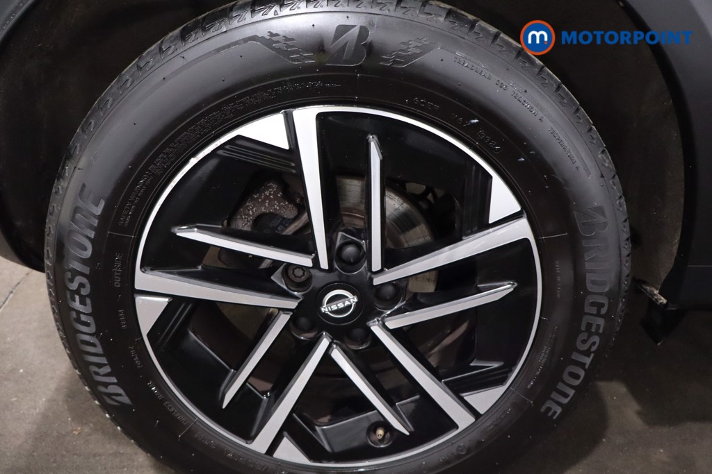 Nissan Juke N-Connecta Manual Petrol SUV - Stock Number (1610428) - 9th supplementary image