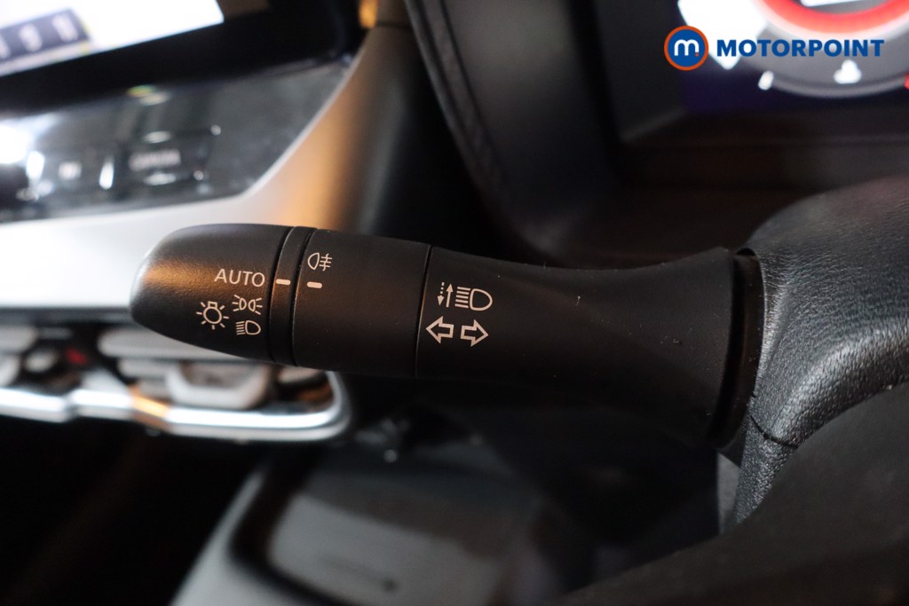 Nissan Juke N-Connecta Manual Petrol SUV - Stock Number (1610428) - 14th supplementary image