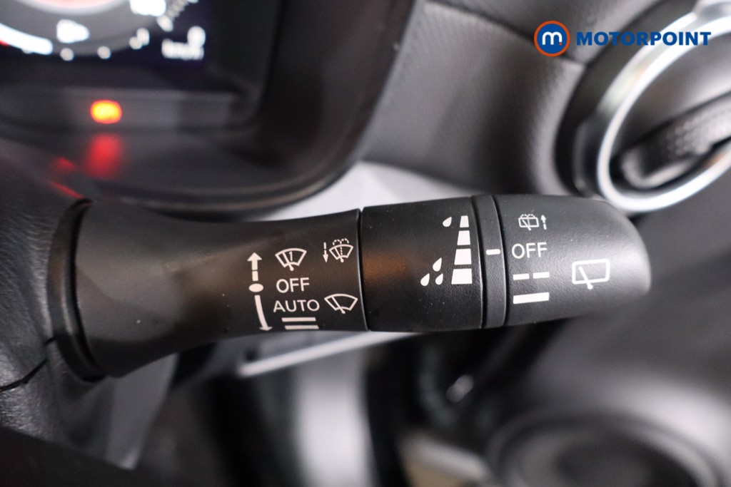 Nissan Juke N-Connecta Manual Petrol SUV - Stock Number (1610428) - 15th supplementary image