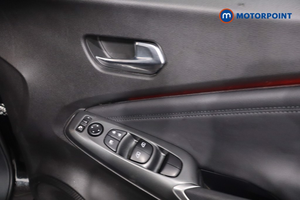 Nissan Juke N-Connecta Manual Petrol SUV - Stock Number (1610428) - 23rd supplementary image