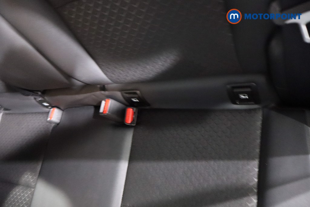 Nissan Juke N-Connecta Manual Petrol SUV - Stock Number (1610428) - 24th supplementary image