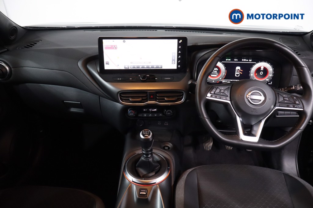 Nissan Juke N-Connecta Manual Petrol SUV - Stock Number (1610428) - 1st supplementary image