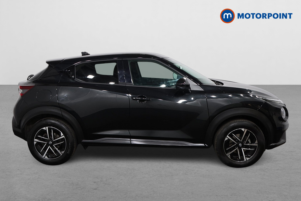 Nissan Juke N-Connecta Manual Petrol SUV - Stock Number (1610428) - Drivers side