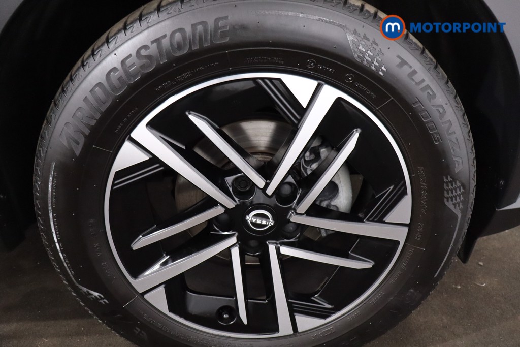 Nissan Juke N-Connecta Manual Petrol SUV - Stock Number (1610429) - 10th supplementary image