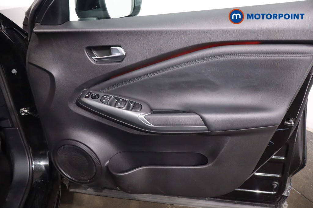 Nissan Juke N-Connecta Manual Petrol SUV - Stock Number (1610429) - 23rd supplementary image