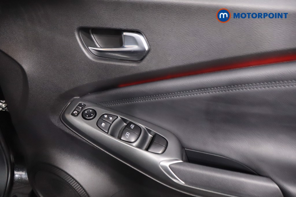 Nissan Juke N-Connecta Manual Petrol SUV - Stock Number (1610429) - 24th supplementary image