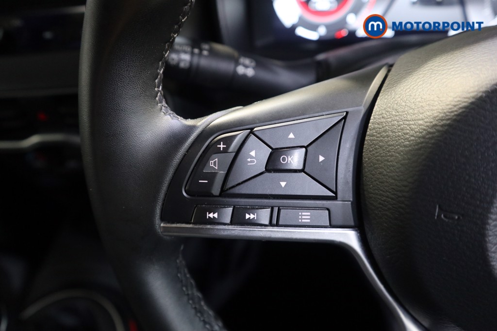 Nissan Juke N-Connecta Manual Petrol SUV - Stock Number (1610444) - 3rd supplementary image