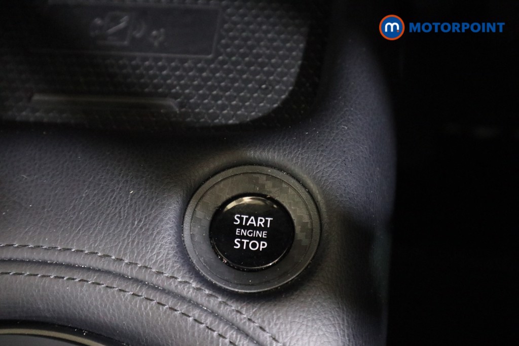 Nissan Juke N-Connecta Manual Petrol SUV - Stock Number (1610444) - 9th supplementary image