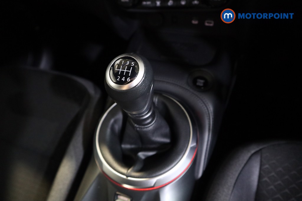 Nissan Juke N-Connecta Manual Petrol SUV - Stock Number (1610444) - 12th supplementary image