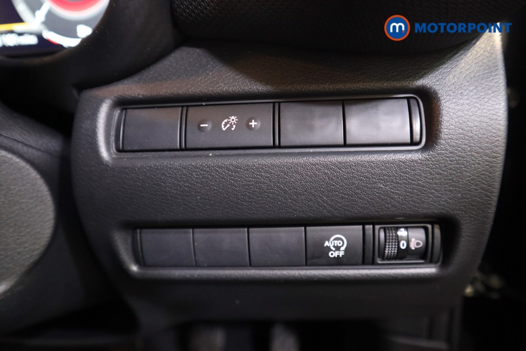 Nissan Juke N-Connecta Manual Petrol SUV - Stock Number (1610444) - 14th supplementary image