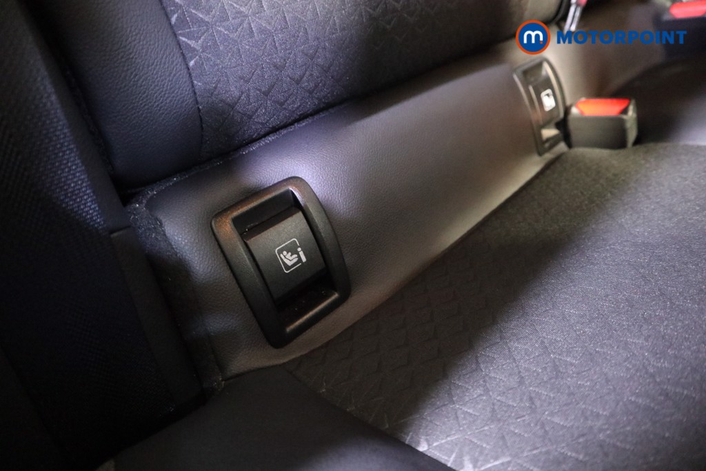 Nissan Juke N-Connecta Manual Petrol SUV - Stock Number (1610444) - 18th supplementary image