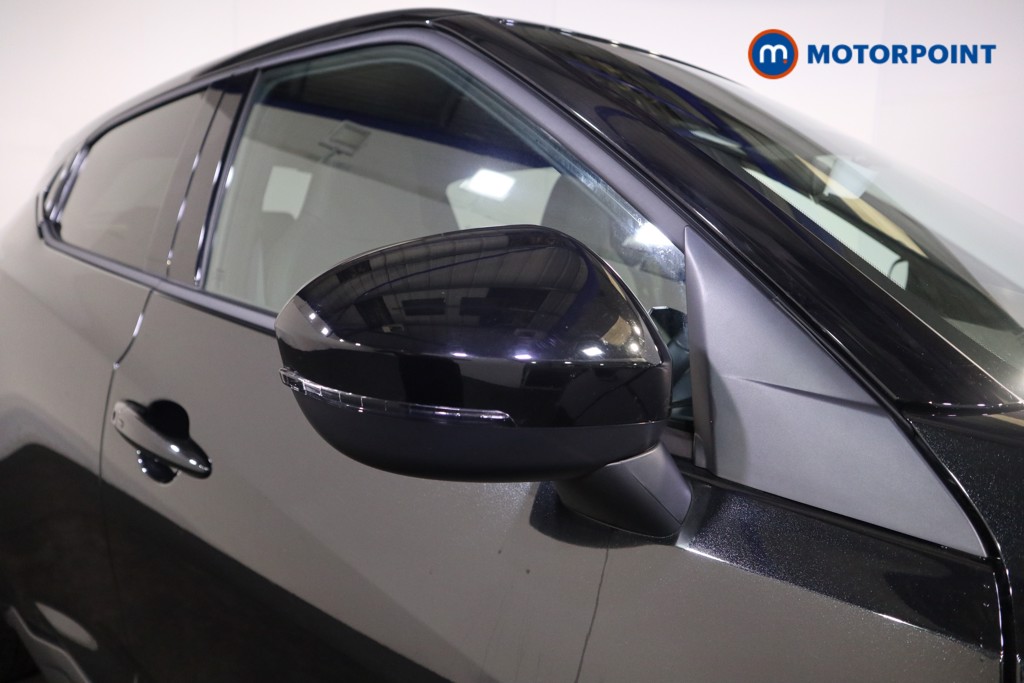 Nissan Juke N-Connecta Manual Petrol SUV - Stock Number (1610444) - 31st supplementary image