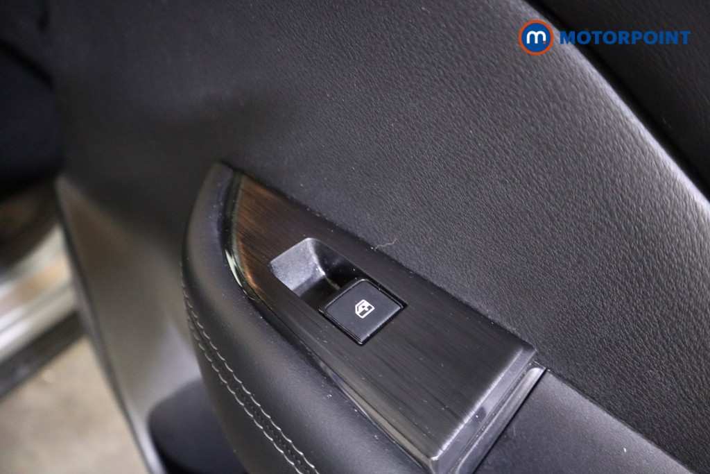 Nissan Qashqai Acenta Premium Automatic Petrol SUV - Stock Number (1610454) - 19th supplementary image