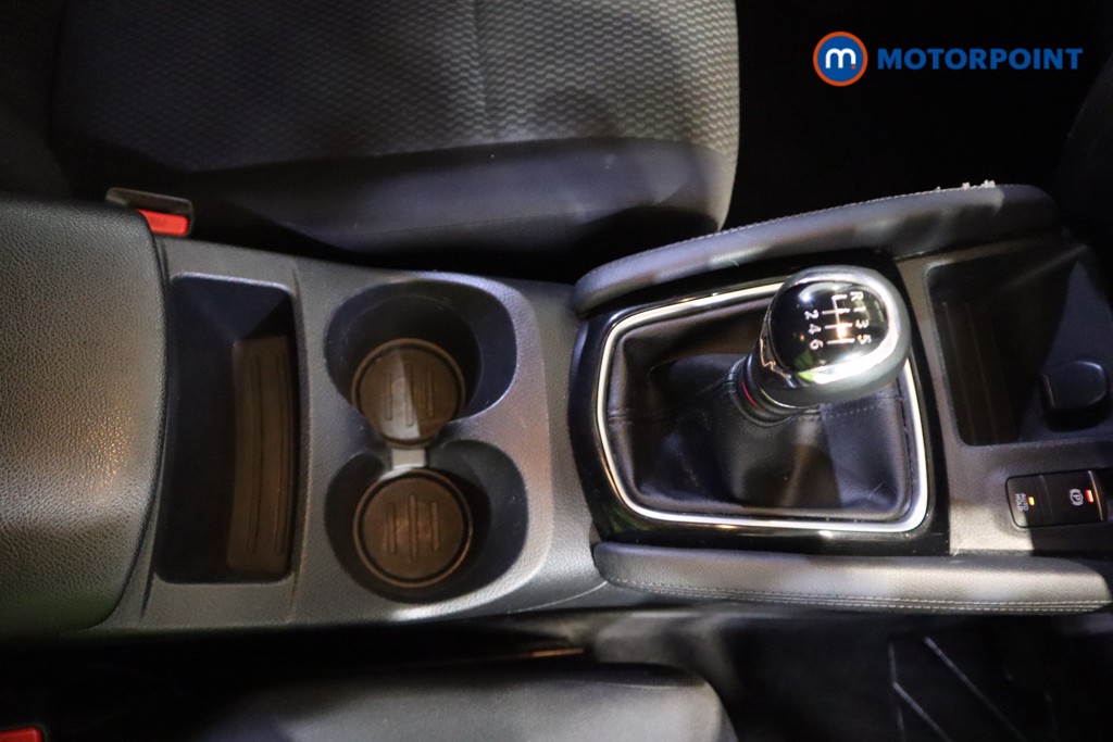 Nissan Qashqai Visia Manual Petrol SUV - Stock Number (1611468) - 5th supplementary image