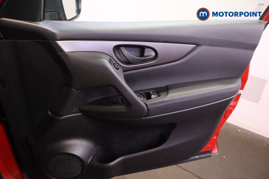 Nissan Qashqai Visia Manual Petrol SUV - Stock Number (1611468) - 12th supplementary image