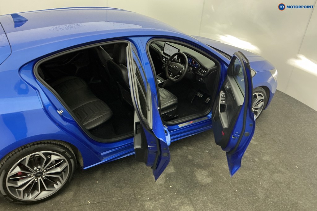Ford Focus St-Line Vignale Automatic Diesel Hatchback - Stock Number (1612343) - 5th supplementary image