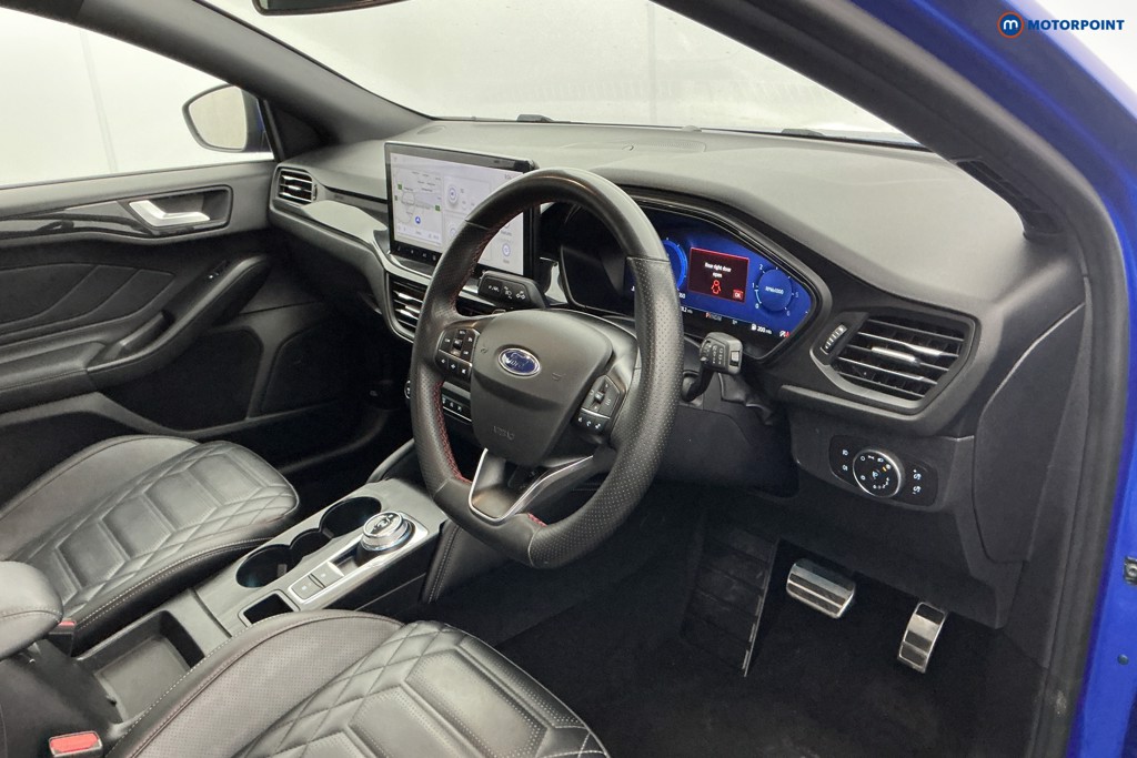 Ford Focus St-Line Vignale Automatic Diesel Hatchback - Stock Number (1612343) - 9th supplementary image