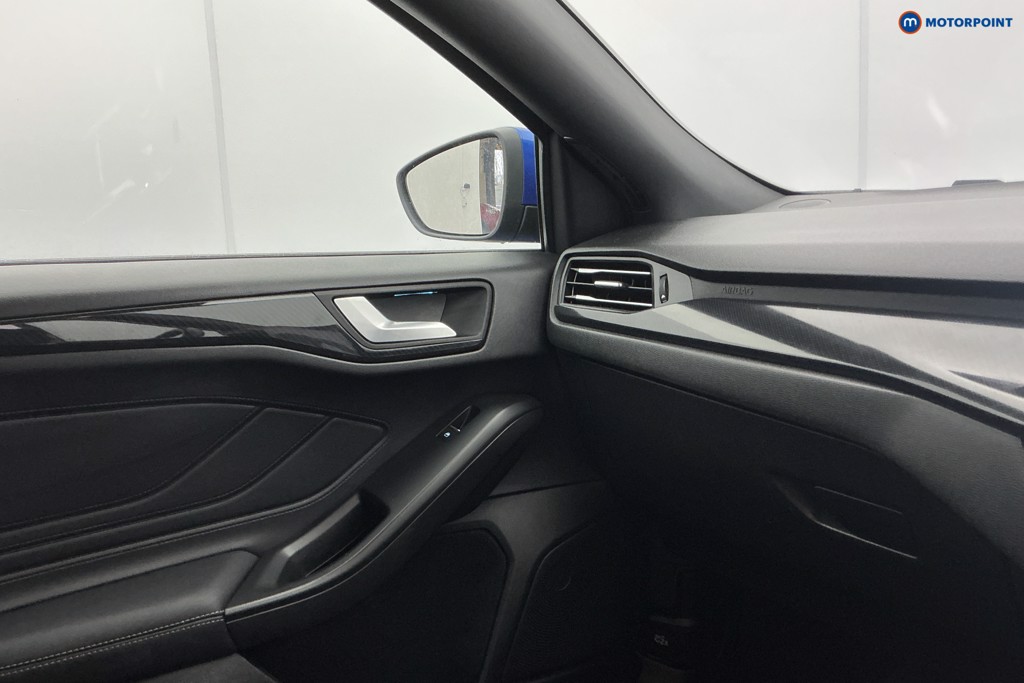 Ford Focus St-Line Vignale Automatic Diesel Hatchback - Stock Number (1612343) - 20th supplementary image